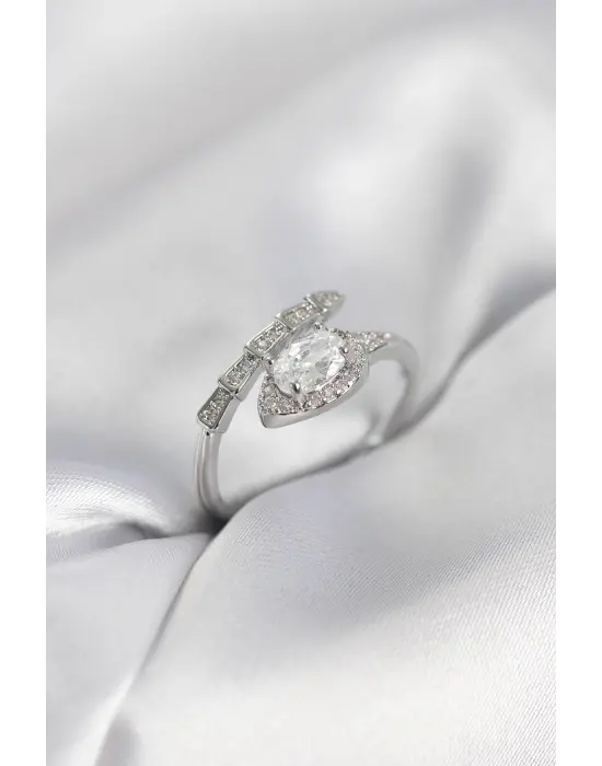 Yılan Model Gümüş Renk Zirkon Taşlı Kadın Yüzük