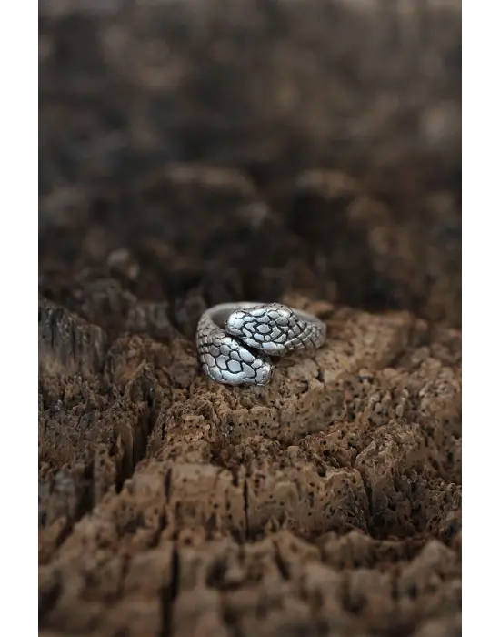 Yılan Tasarımlı Ayarlamalı Erkek Yüzük