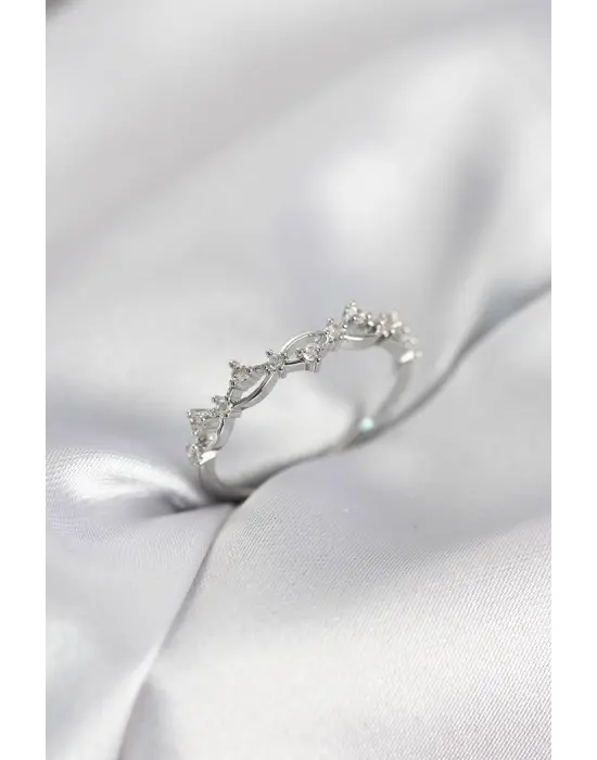 Zirkon Taşlı Pirinç Gümüş Renk Kadın Yüzük