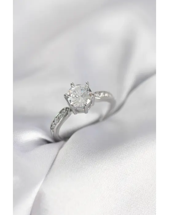 Zirkon Taşlı Tek Taş Model Gümüş Renk Kadın Yüzük