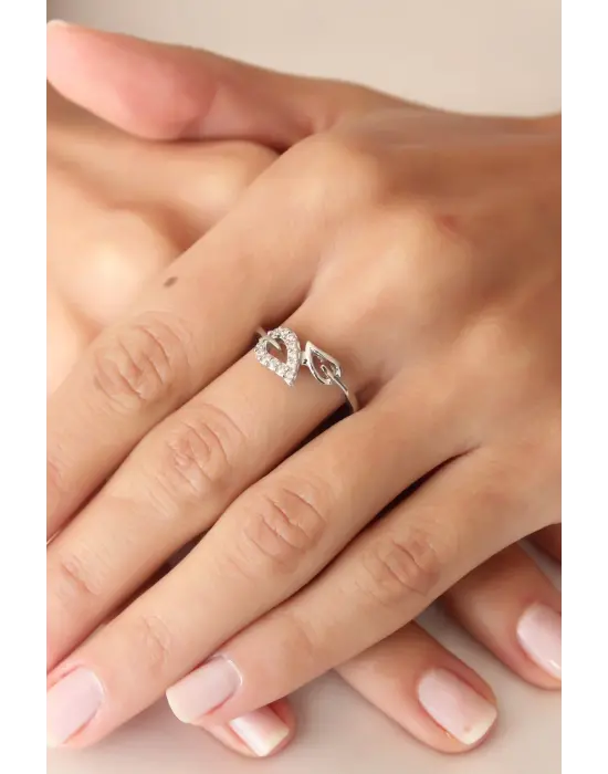 Zirkon Taşlı Yaprak Model Ayarlanabilir Kadın Yüzük