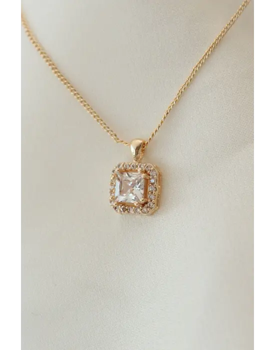 Zirkon ve Kristal Taşlı Kare Kolye