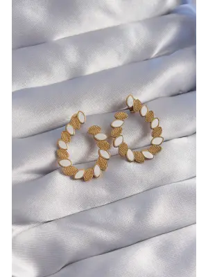   Altın Mineli Yaprak Figürlü Küpe