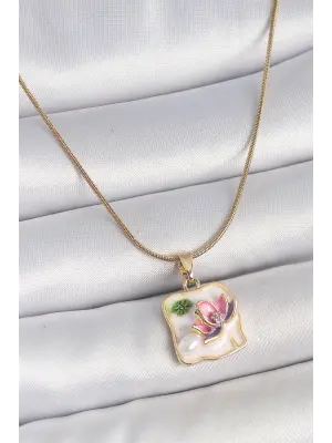 316L Çelik Gold Renk Zincir Beyaz Mineli İncili Çiçek İşlemeli Portre Model Kadın Kolye