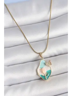 316L Çelik Gold Renk Zincir Damla Mix Renk Mineli Çiçek İşlemeli Kelebek Detay Portre Model Kadın Kolye