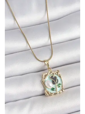 316L Çelik Gold Renk Zincir Mavi Mineli Çiçek İşlemeli İnci Detay Portre Model Kadın Kolye