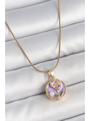 316L Çelik Gold Renk Zincir Mor Minimal Çiçek İşlemeli İnci Detay Portre Model Kadın Kolye