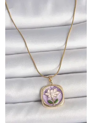316L Çelik Gold Renk Zincir Mor Papatya İşlemeli İnci Detay Portre Model Kadın Kolye
