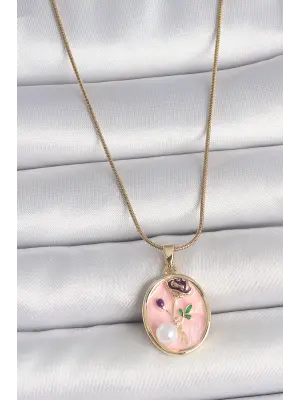 316L Çelik Gold Renk Zincir Pembe Çiçek İşlemeli İnci Detay Portre Model Kadın Kolye
