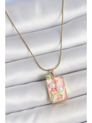 316L Çelik Gold Renk Zincir Pembe Mineli İncli Çiçek İşlemeli Portre Model Kadın Kolye