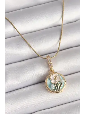 316L Çelik Gold Renk Zincir Zirkon Taş Detaylı Daire Çiçek İşlemeli Portre Model Kadın Kolye