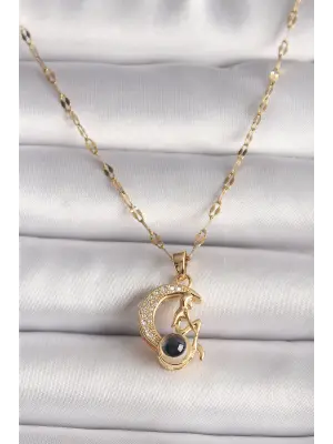  Altın  Zirkon Taşlı Hilal Oturan  Figür Projeksiyon Model  Çelik Kolye