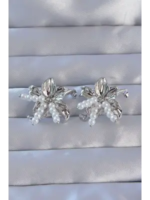   Gümüş İnci Aksesuarlı Çiçek Model Küpe