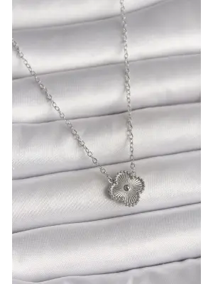 316L Çelik Gümüş Renk İşleme Detaylı Yonca Model Kadın Kolye