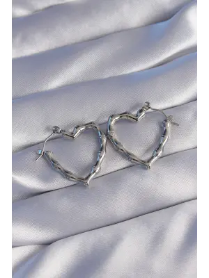   Gümüş Kemik Tasarımlı Kalp Küpe