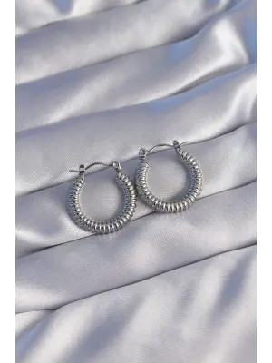   Gümüş Oval Tasarımlı Tırtıklı Küpe