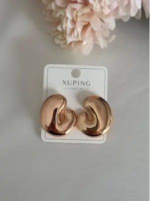 İçe Dönen Xuping Rose Küpe Modeli