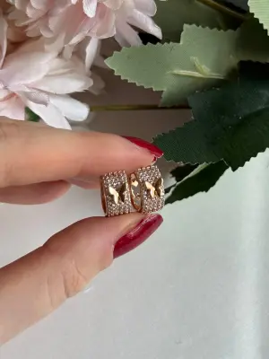 Halka Model Kelebek İşlemeli Küpe