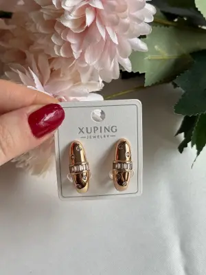 Ortası Baget Taşlı İnce Model Bottega Kalem Küpe