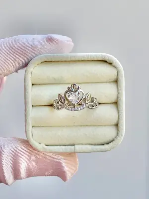 Kalpli Gelin Tacı Model Kadın Yüzüğü