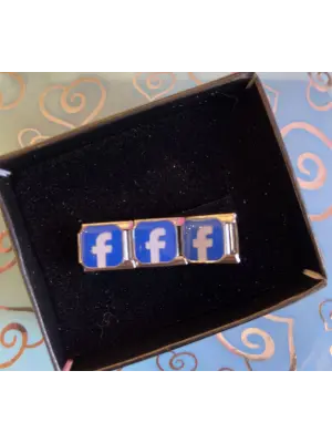 Sosyal Medya Facebook Logolu Charm Bileklik