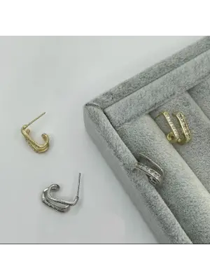 Taşlı 2 Küpe Takmış Gibi Görünen Çelik Kadın Küpesi