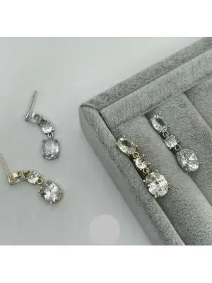 Alt Alta Üç Kristal Taşlı Sallantılı Kadın Küpe