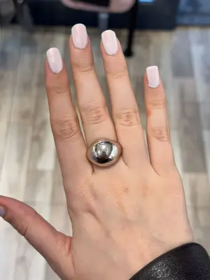 Büyük Bombeli Metal Form Parlak Gümüş Renk Modern Kadın Çelik Yüzük