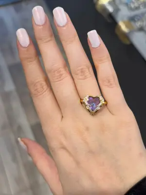Mor Kalp Taşlı Işıltılı Zarif Altın Renk Yüzük