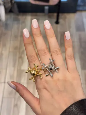 Geometrik Kare Form Top Detaylı Modern Tasarım Altın ve Gümüş Kaplama Kadın Yüzük