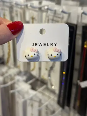 Pembe Fiyonklu Hello Kitty Sevimli Karakter Çelik Çocuk Küpesi