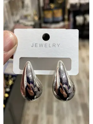 Orta Boy Gümüş Renk Günlük Model Damla Küpe