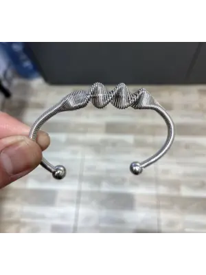 Gümüş Renk Sarmal Tel Yapılı Çelik Kelepçe Bileklik Sade