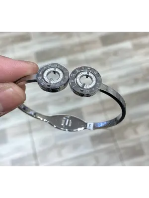 Roma Rakamlı Kolay Takılan Saat Model Gümüş Renk Kadın Kelepçe Bileklik