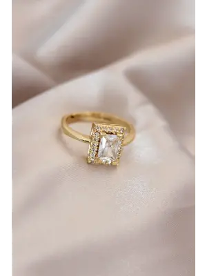Ayarlamalı Altın Metal Zirkon ve Kristal Taşlı Dikdörtgen Model Yüzük