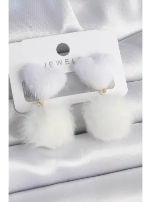 Beyaz Tüylü Kalp Ponpon Model Çelik Küpe