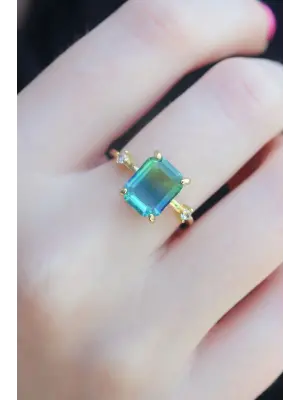 Gold Renk Yeşil Kare Zirkon Taşlı Pirinç Kadın Yüzük