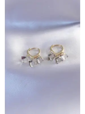 Gold Renk Zirkon Taşlı Kare Model Kadın Küpe