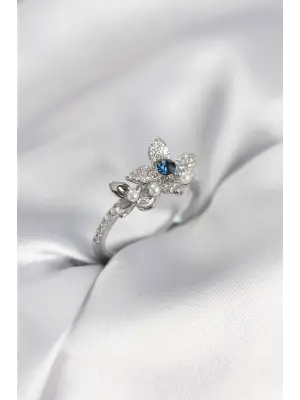 Gümüş Renk Çiçek Model Zirkon Taşlı Kadın Yüzük