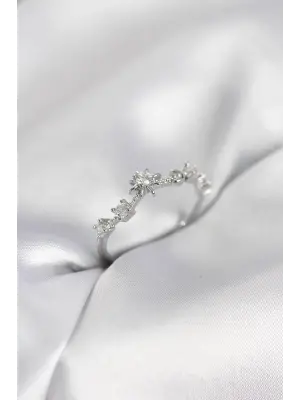 Gümüş Renk Gece Temalı Zirkon Taşlı Kadın Yüzük