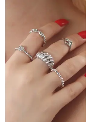 Gümüş Renk Kalp Figür Sarmal Model Zirkon Taşlı Bayan Yüzük Kombin