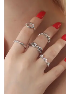 Gümüş Renk Kalp Figür Zincir Model Bayan Yüzük Kombin