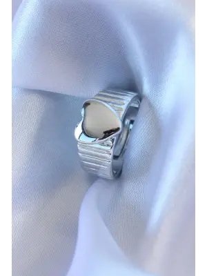 Gümüş Renk Kalp Model Kadın Yüzük