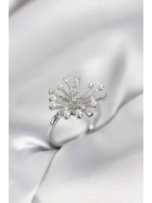 Gümüş Renk Karahindiba Model Zirkon Taşlı Kadın Yüzük