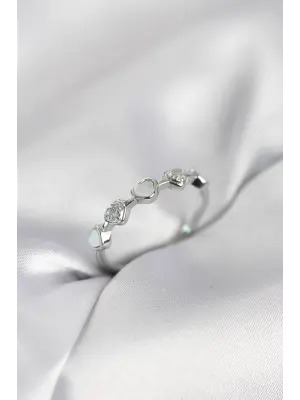 Gümüş Renk Minimal Kalp Model Zirkon Taşlı Pirinç Kadın Yüzük