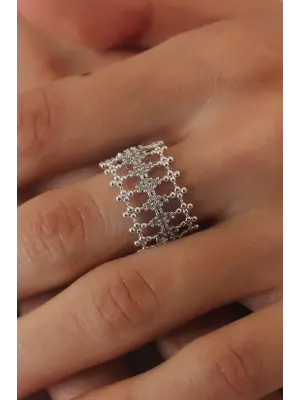 Gümüş Renk Motif Model Zirkon Taşlı Kadın Yüzük
