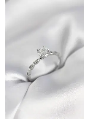 Gümüş Renk Sarmal Zincir Model Tek Taş Model Zirkon Taşlı Kadın Yüzük