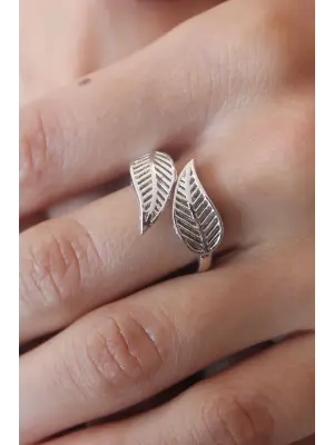Gümüş Renk Yaprak Model Kadın Yüzük