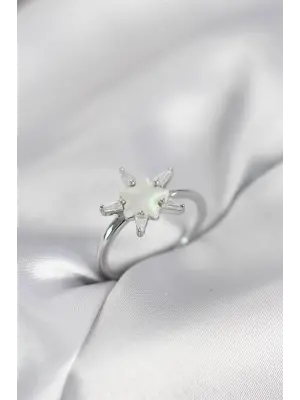 Gümüş Renk Yıldız Model Sedefli Zirkon Taşlı Kadın Yüzük