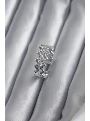 Gümüş Renk ZikZak Model Zirkon Taşlı Kadın Yüzük